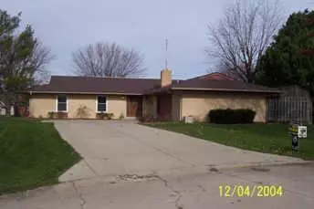 8206 E CAMELLIA CIR, Indianapolis, IN 46219