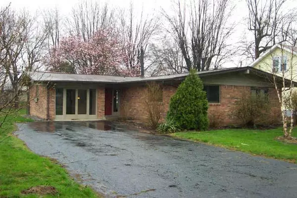 2404 E 38th ST, Anderson, IN 46013