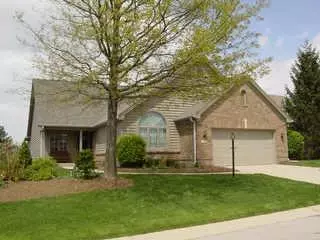 7260 RIVER GLEN DR, Fishers, IN 46038