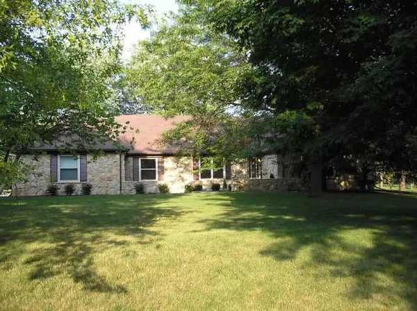 8729 N Sawleaf RD, Indianapolis, IN 46260