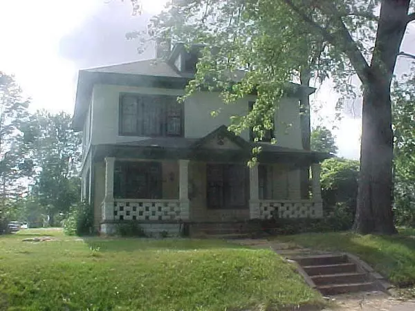 1028 INDIANA ST, Greencastle, IN 46135