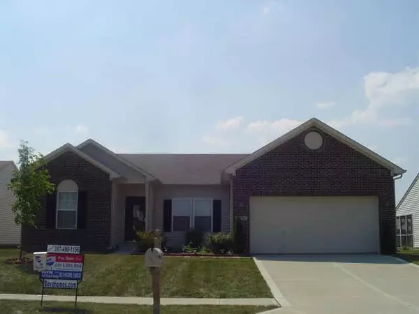 8778 N Deer Crossing Bl, Mccordsville, IN 46055