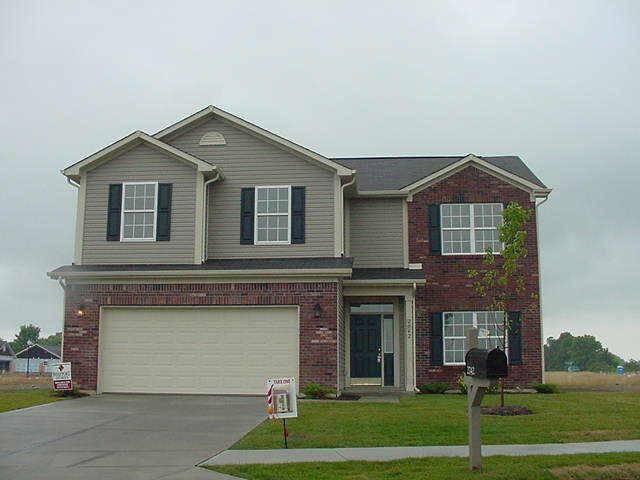 2742 Winding Creek LN, Greenfield, IN 46140