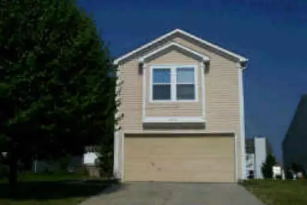 1312 Crescent DR, Greenwood, IN 46143