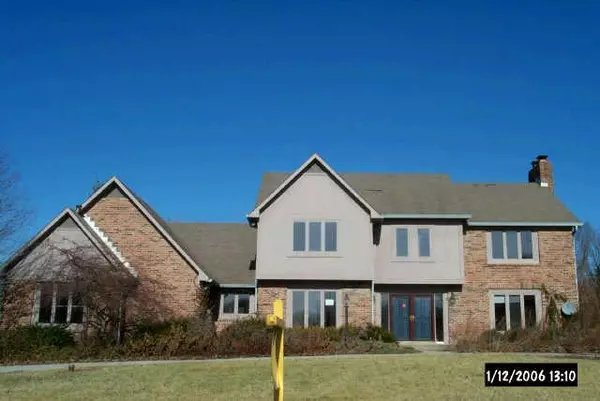 6736 Thoroughbred DR, Indianapolis, IN 46278