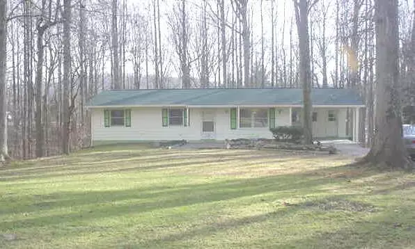 7550 Lakewood Dr., Unionville, IN 47468