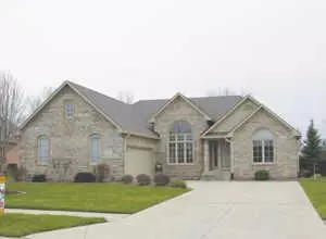 16 Innisbrooke TRL, Greenwood, IN 46142