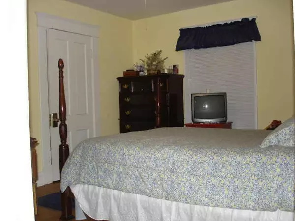 Crawfordsville, IN 47933,105 E College ST