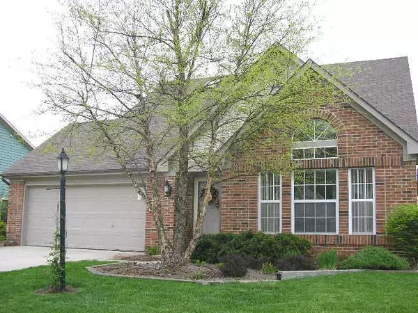 6717 SILVER TREE DR, Indianapolis, IN 46236