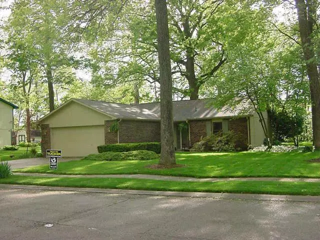 Indianapolis, IN 46256,8522 FAWN MEADOW DR