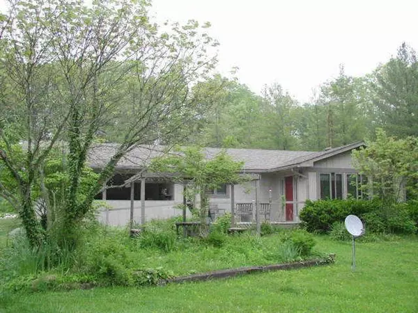 3957 Somerset Lake RD, Nashville, IN 47448