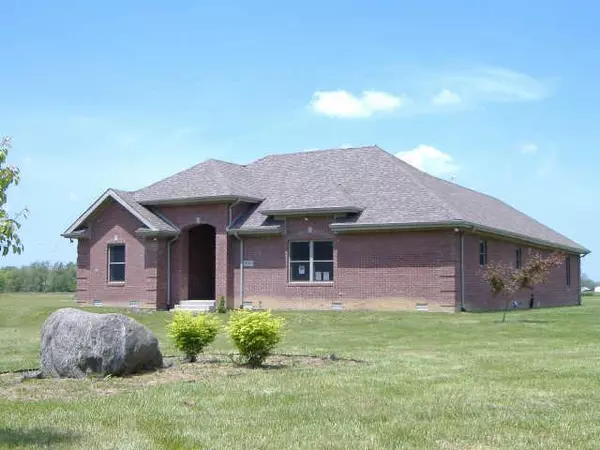 20 LICK CREEK DR, Markleville, IN 46056