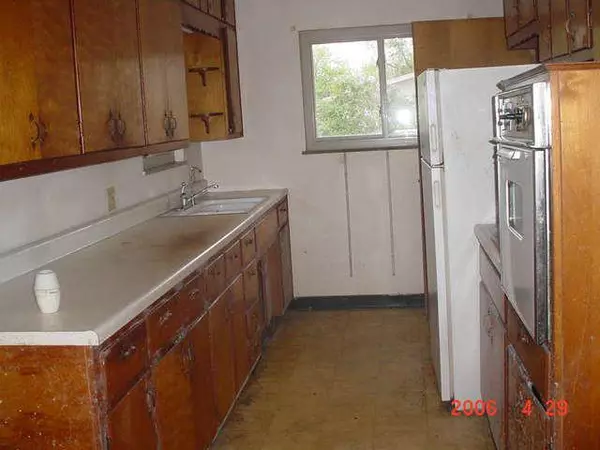 Indianapolis, IN 46219,6144 E 10th ST