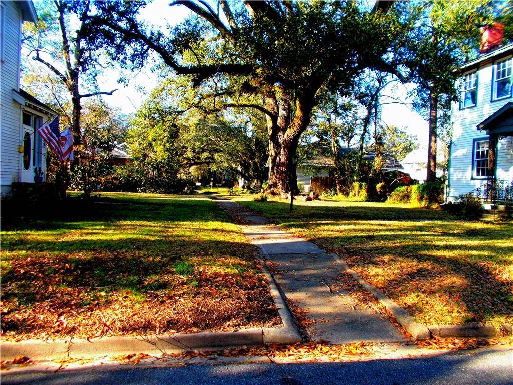 Chickasaw, AL 36611,323 4th ST