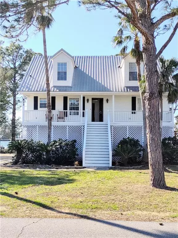 833 Desoto DR, Dauphin Island, AL 36528