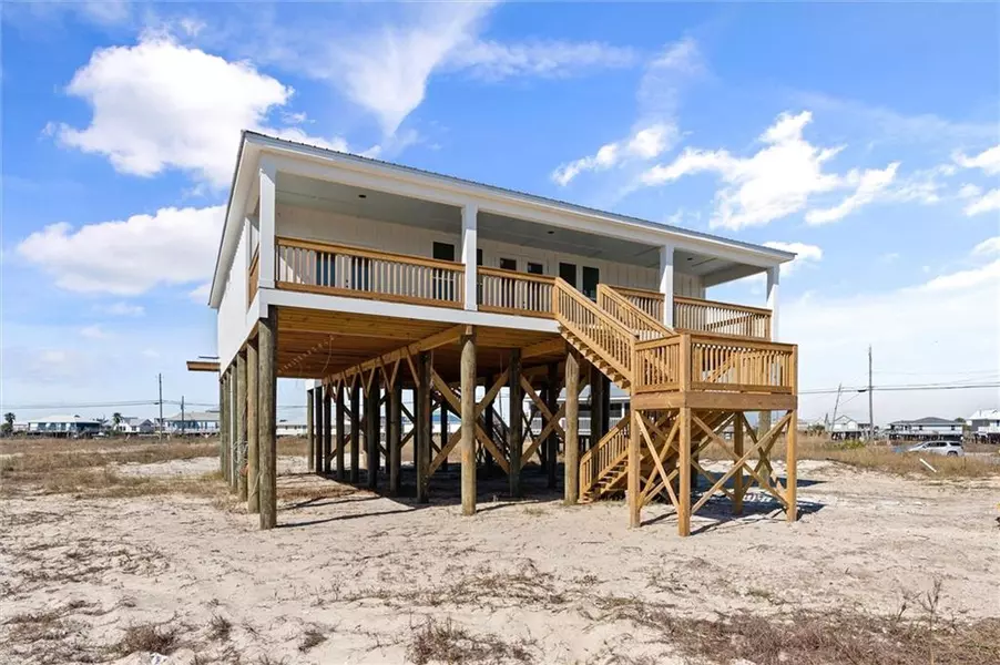 109 Raphael Semmes ST, Dauphin Island, AL 36528