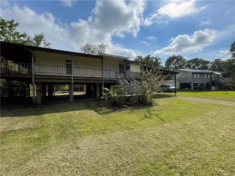 8421 Bayou DR, Bayou La Batre, AL 36509