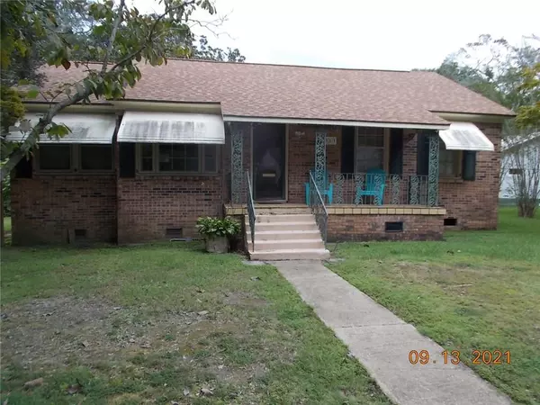 311 Lee ST W, Chickasaw, AL 36611