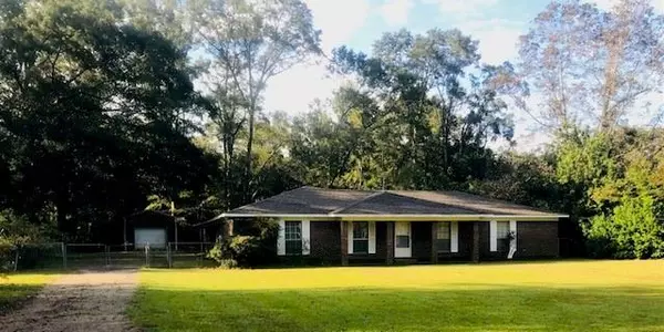 8705 State ST W, Citronelle, AL 36522