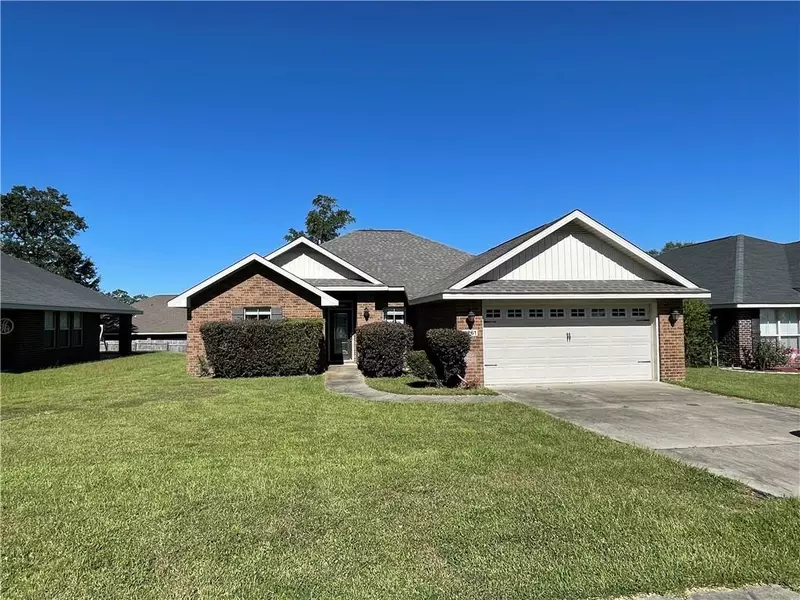 2261 Farrington LOOP W, Semmes, AL 36575