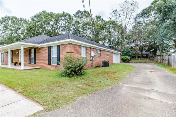 Semmes, AL 36575,3460 Semmes Woods DR