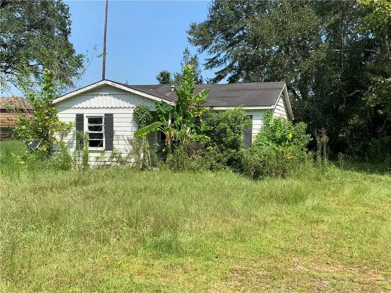 312 Grant ST W, Chickasaw, AL 36611