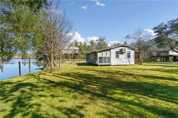 16547 Honey RD, Summerdale, AL 36580