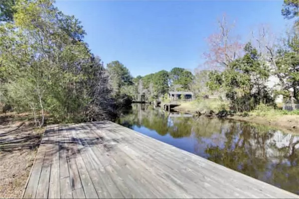 2450 River Forest DR, Mobile, AL 36605