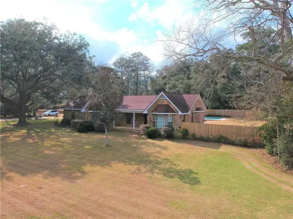 38341 Country Club DR, Bay Minette, AL 36507