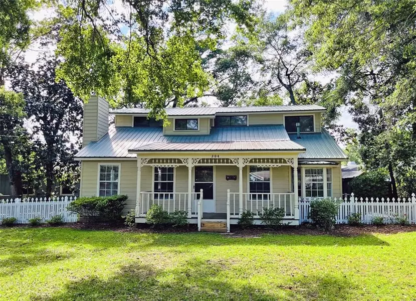 304 Liberty ST, Fairhope, AL 36532