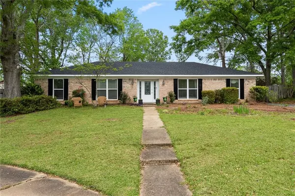 6004 Glencrest CT, Mobile, AL 36609