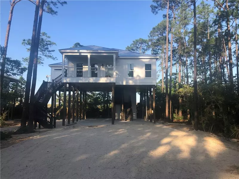 169 Pequeno ST, Dauphin Island, AL 36528