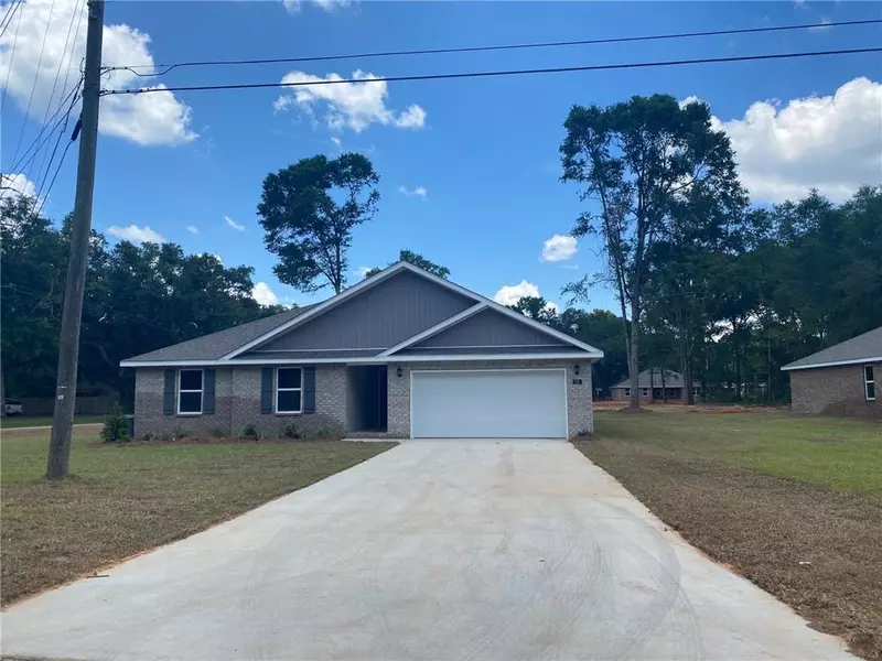 53 Hilltop ST, Satsuma, AL 36572