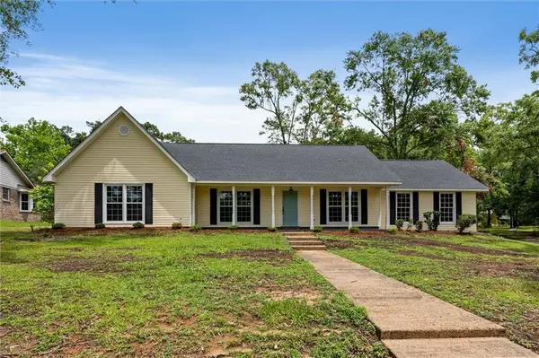 2209 Pine Needle DR E, Mobile, AL 36609