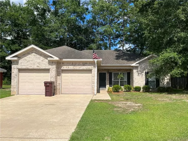 5482 Stratford LN, Satsuma, AL 36572