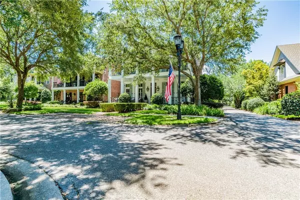 111 Savannah SQ, Fairhope, AL 36532