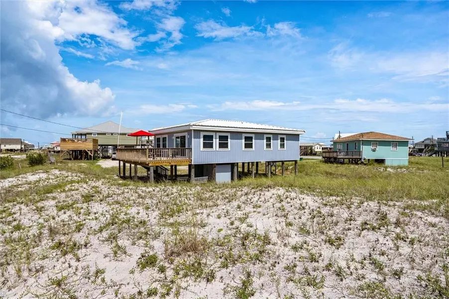 102 Ponchartrain CT, Dauphin Island, AL 36528