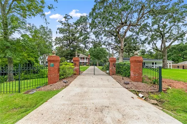 Mobile, AL 36605,3917 Scenic DR