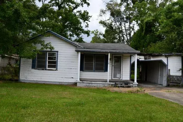 1718 Daniels AVE, Whistler, AL 36612