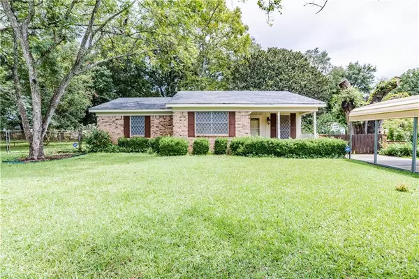 5063 Camelot DR, Mobile, AL 36619