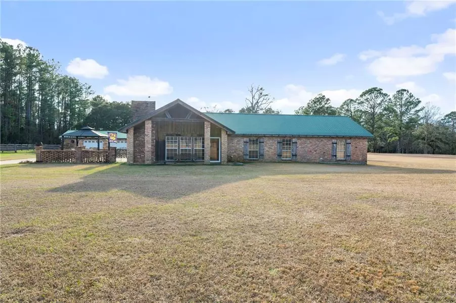 9100 Country LN, Citronelle, AL 36522