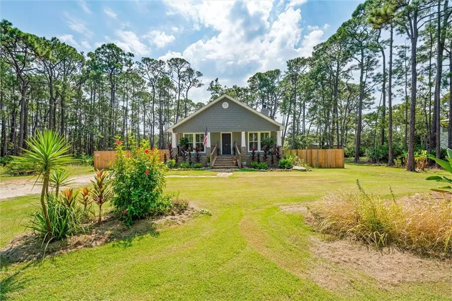 511 Fort Tombecbe PL, Dauphin Island, AL 36528