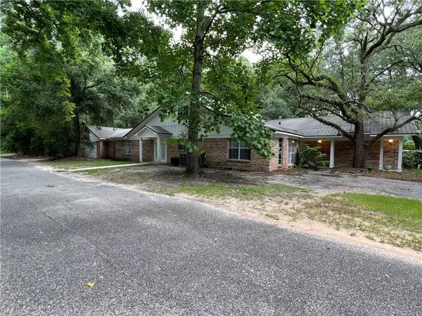 216 Anderson RD, Saraland, AL 36571