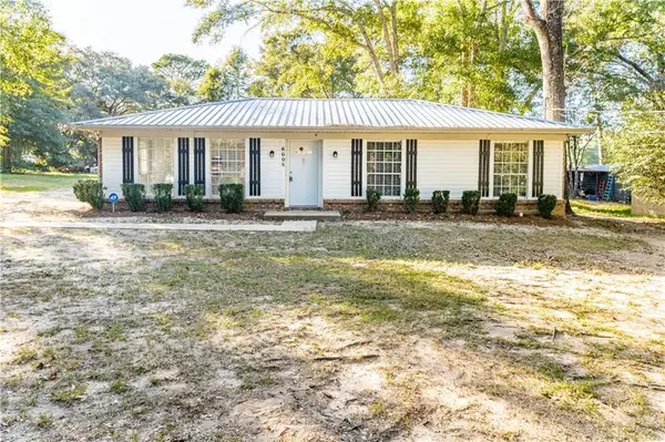 6608 Voran DR, Theodore, AL 36582