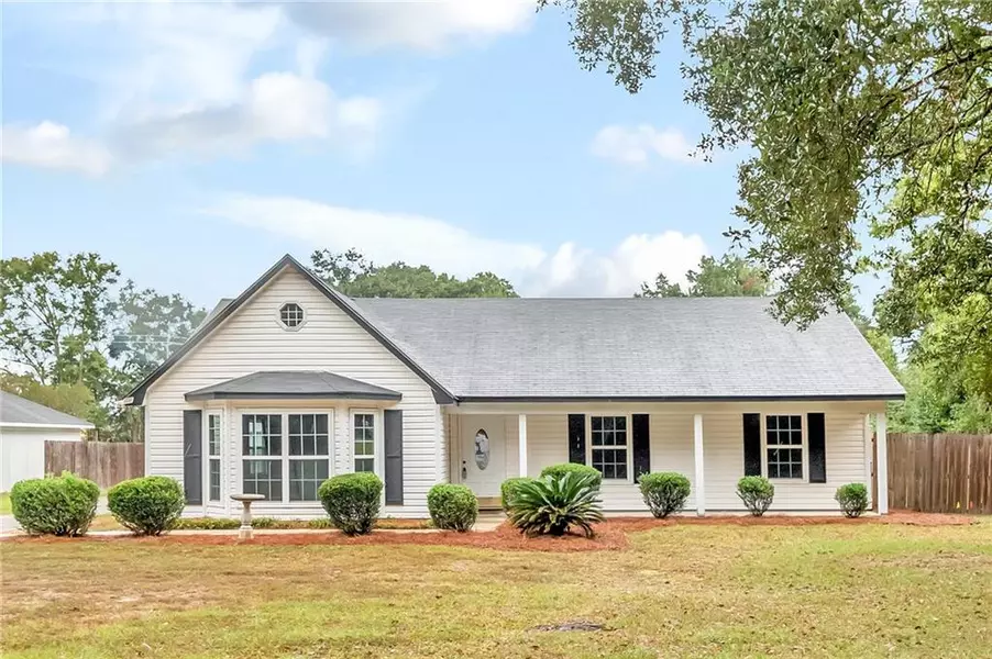 305 Thomas RD, Satsuma, AL 36572