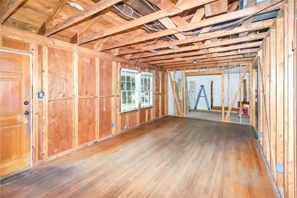 Mobile, AL 36606,908 Shady Brook DR