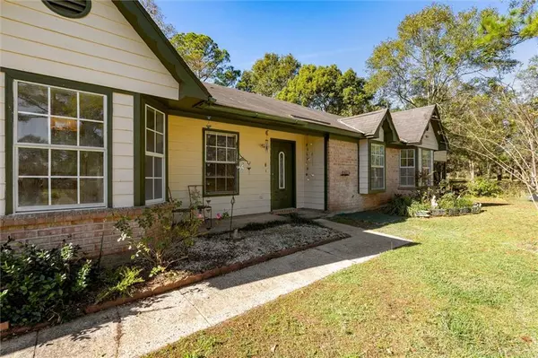 Irvington, AL 36544,9542 Irvington-Bayou La Batre HWY