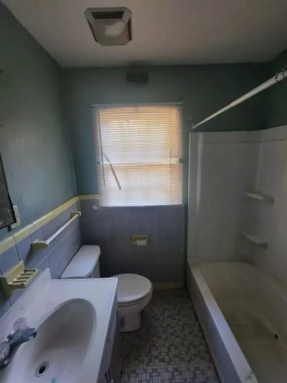 Mobile, AL 36605,915 Gulf Terra CT