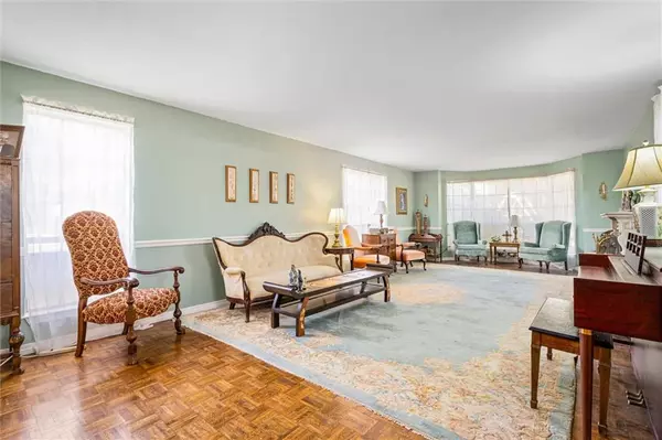 Mobile, AL 36693,1237 Barcelona DR