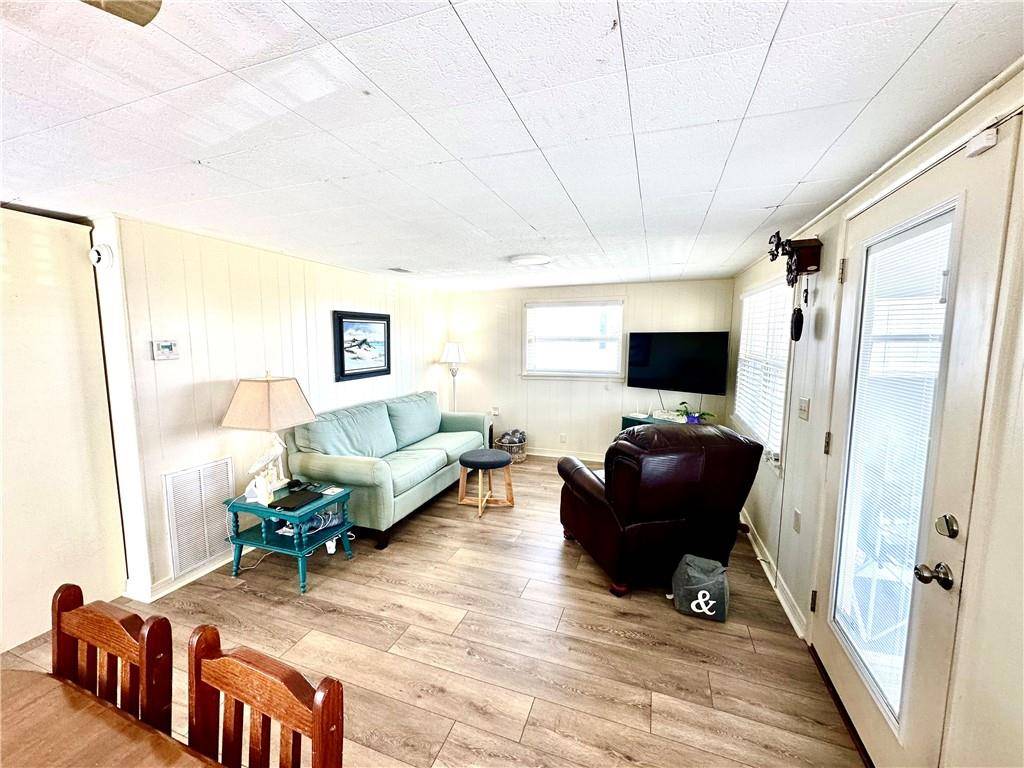 Dauphin Island, AL 36528,2124 Bienville BLVD